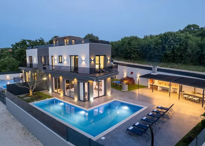 ヴィラ Kalemi カンファナル