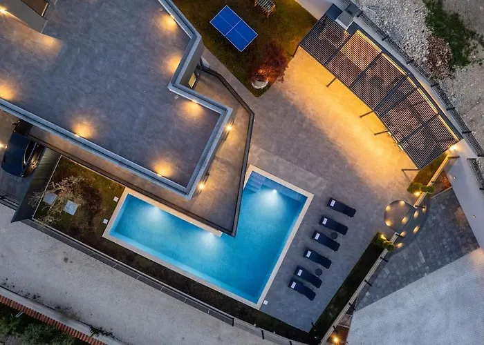 ヴィラ Kalemi カンファナル