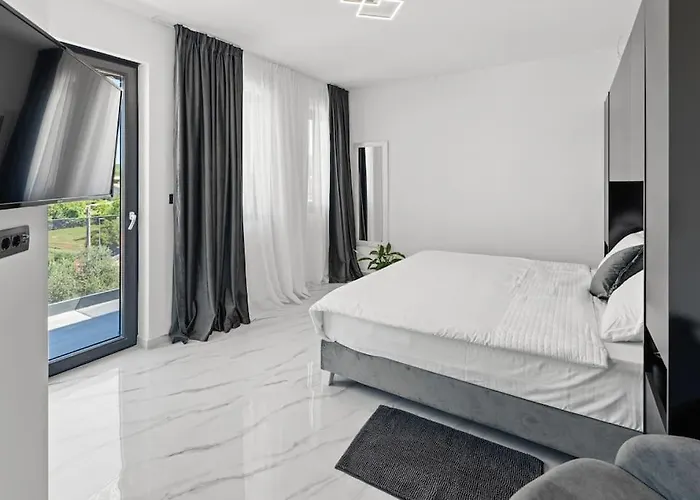 ヴィラ Kalemi カンファナル